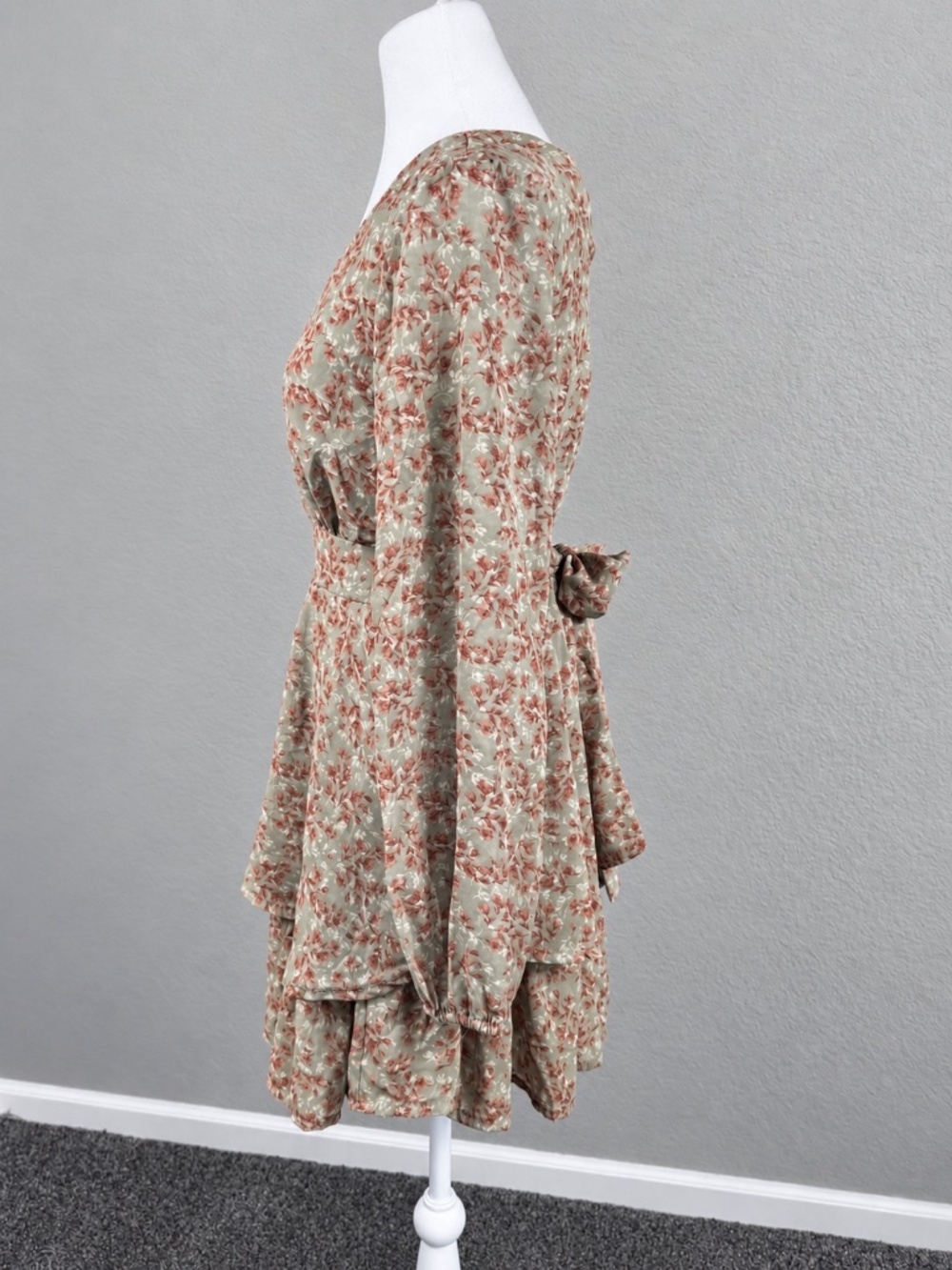 Japna Boho Sage Green Floral Ruffle Mini Dress Long Sleeve Tie Waist Size Small - Picture 3 of 8